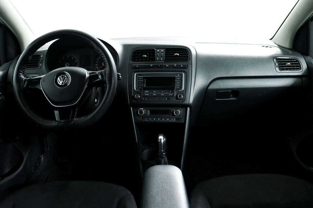 Volkswagen Polo с пробегом — 2016 год. Фото: #10