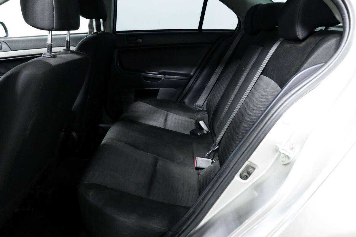 Mitsubishi Lancer с пробегом — 2012 год. Фото: #11