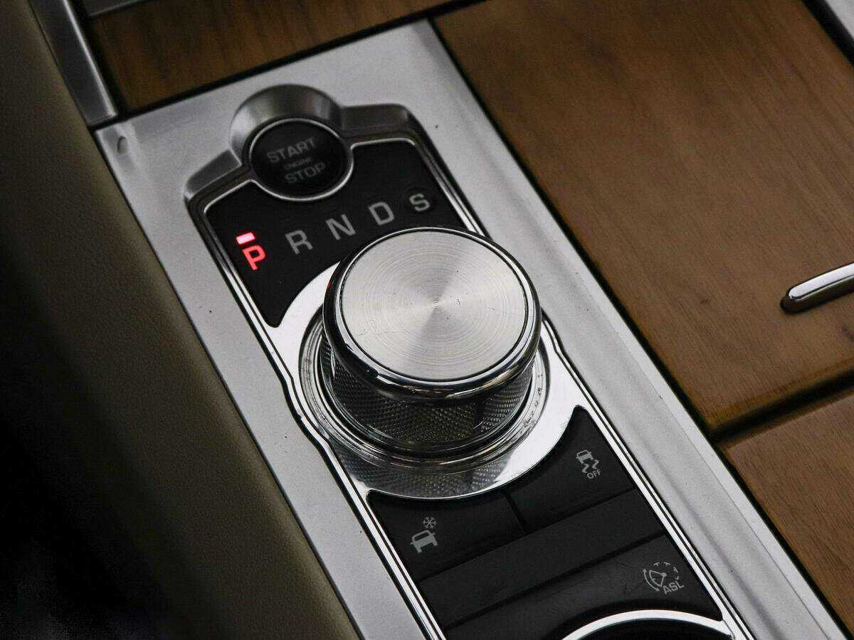 Jaguar XF с пробегом — 2014 год. Фото: #14