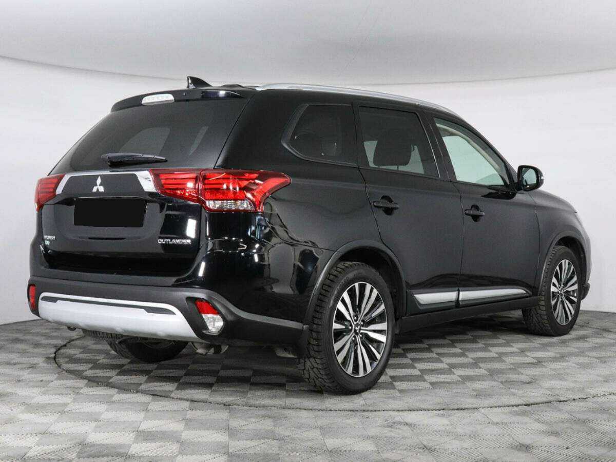 Mitsubishi Outlander с пробегом — 2018 год. Фото: #4