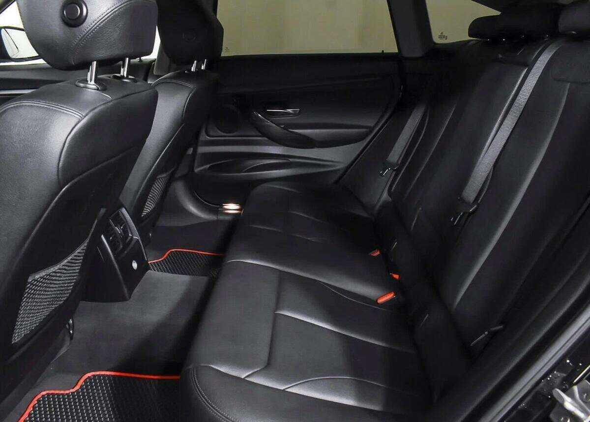 BMW 3 серии с пробегом — 2016 год. Фото: #7