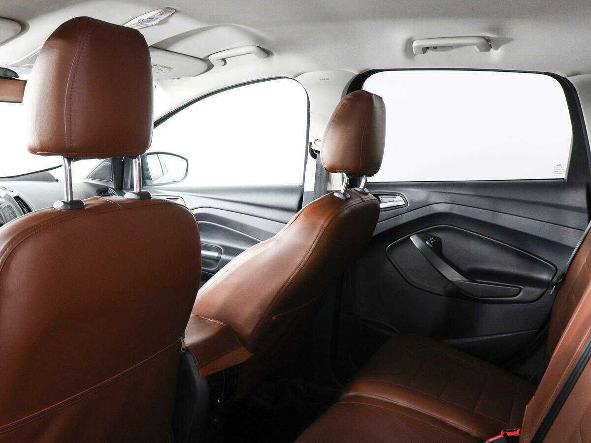 Ford Kuga с пробегом — 2016 год. Фото: #9