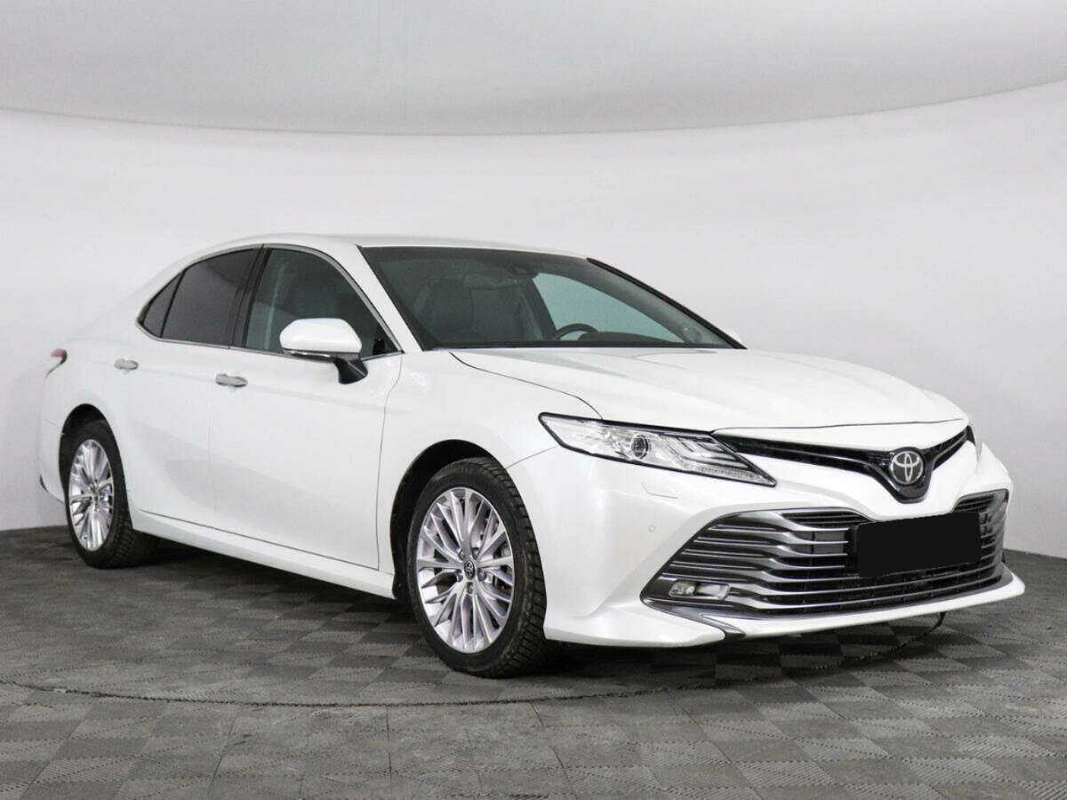 Toyota Camry с пробегом — 2020 год. Фото: #2