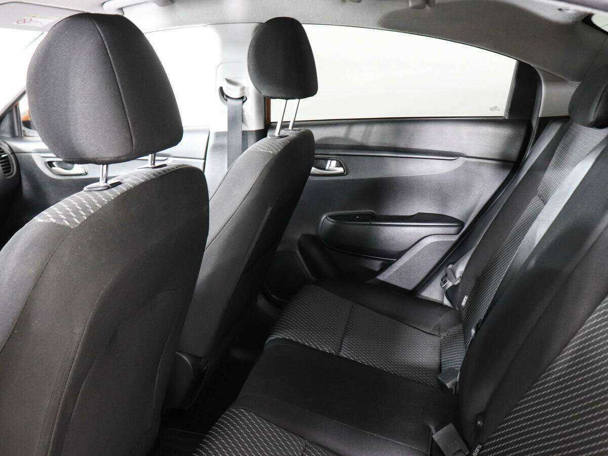Kia Rio с пробегом — 2019 год. Фото: #11