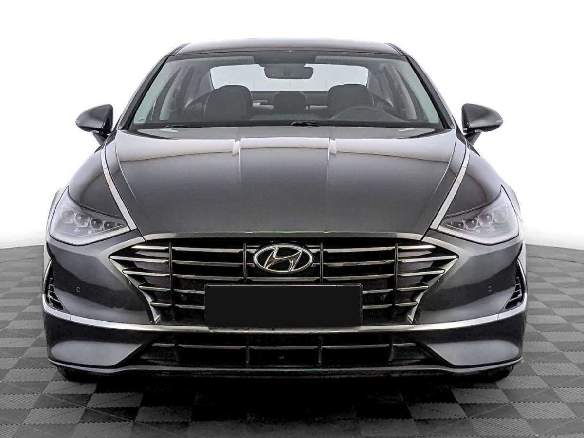 Hyundai Sonata с пробегом — 2021 год. Фото: #1