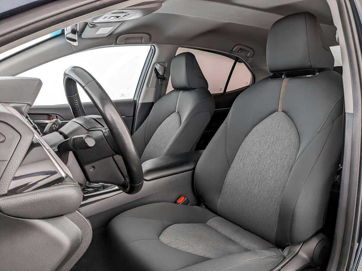 Toyota Camry с пробегом — 2020 год. Фото: #15