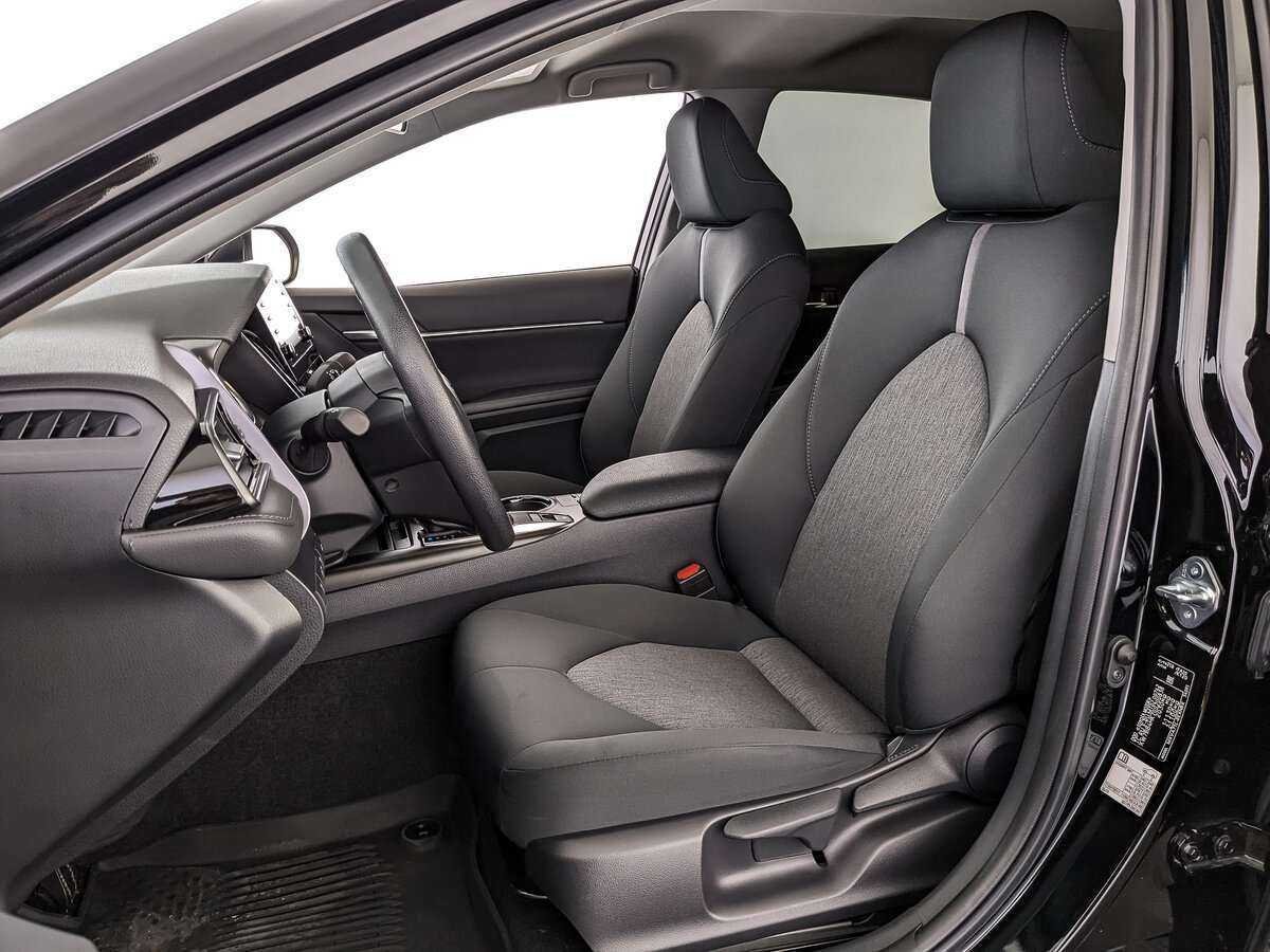 Toyota Camry с пробегом — 2021 год. Фото: #18