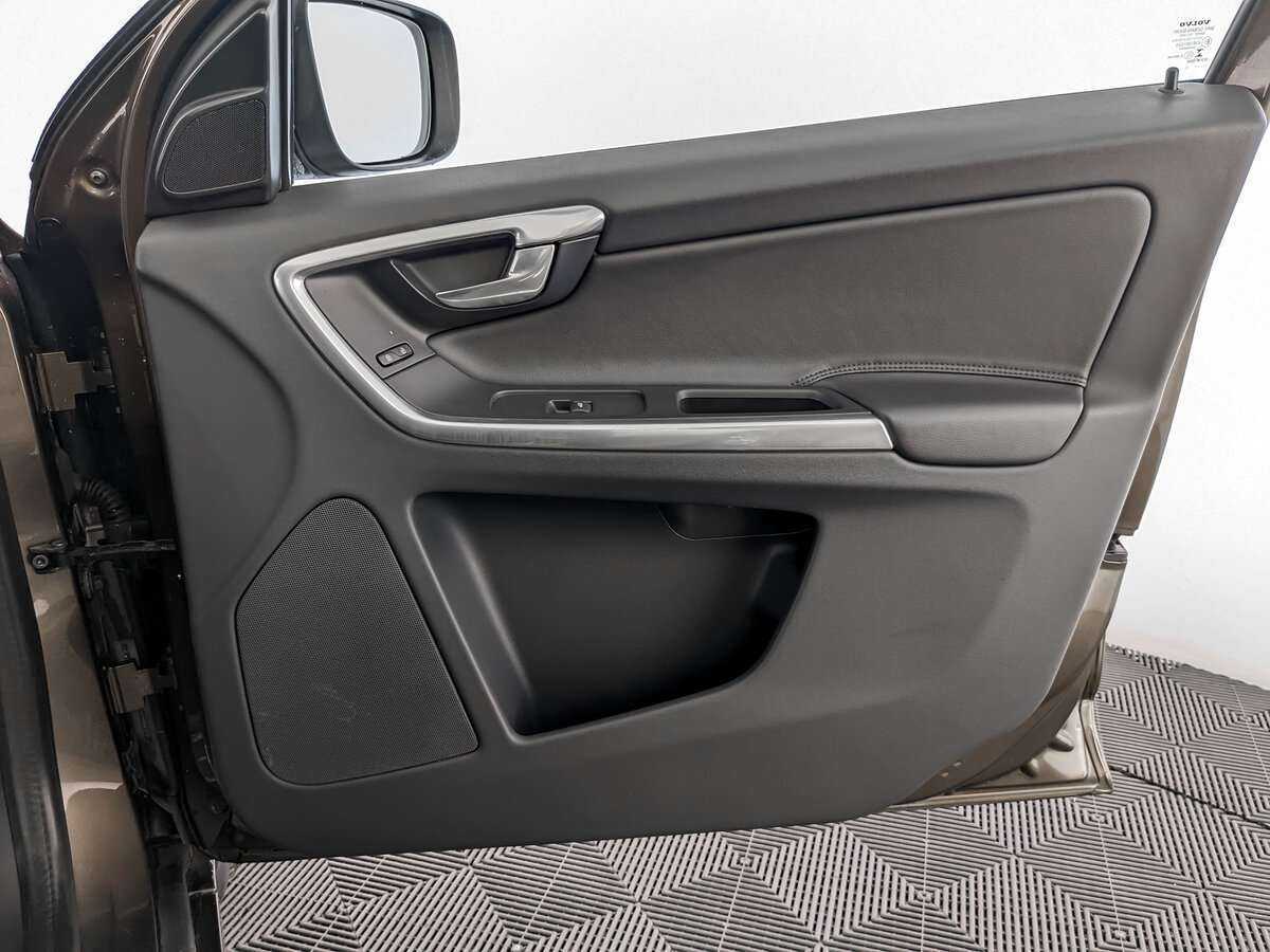 Volvo XC60 с пробегом — 2015 год. Фото: #23
