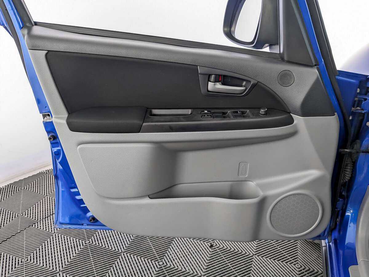 Suzuki SX4 с пробегом — 2013 год. Фото: #14