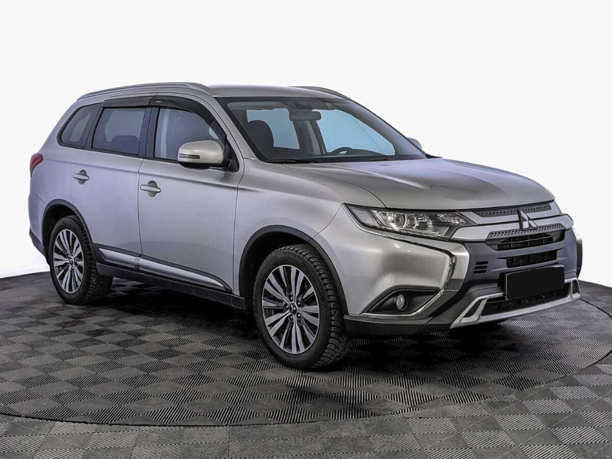 Mitsubishi Outlander с пробегом — 2020 год. Фото: #2