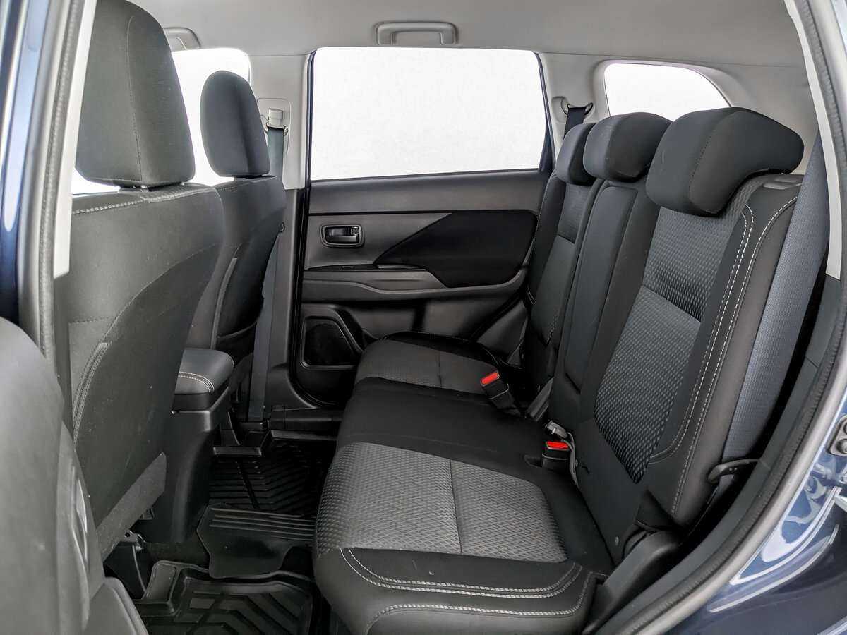 Mitsubishi Outlander с пробегом — 2019 год. Фото: #9