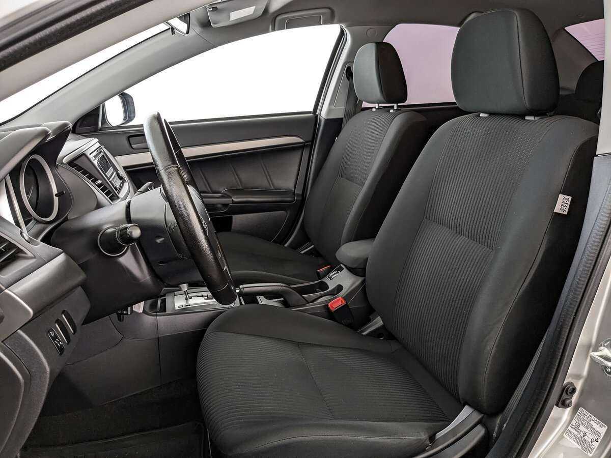 Mitsubishi Lancer с пробегом — 2015 год. Фото: #14