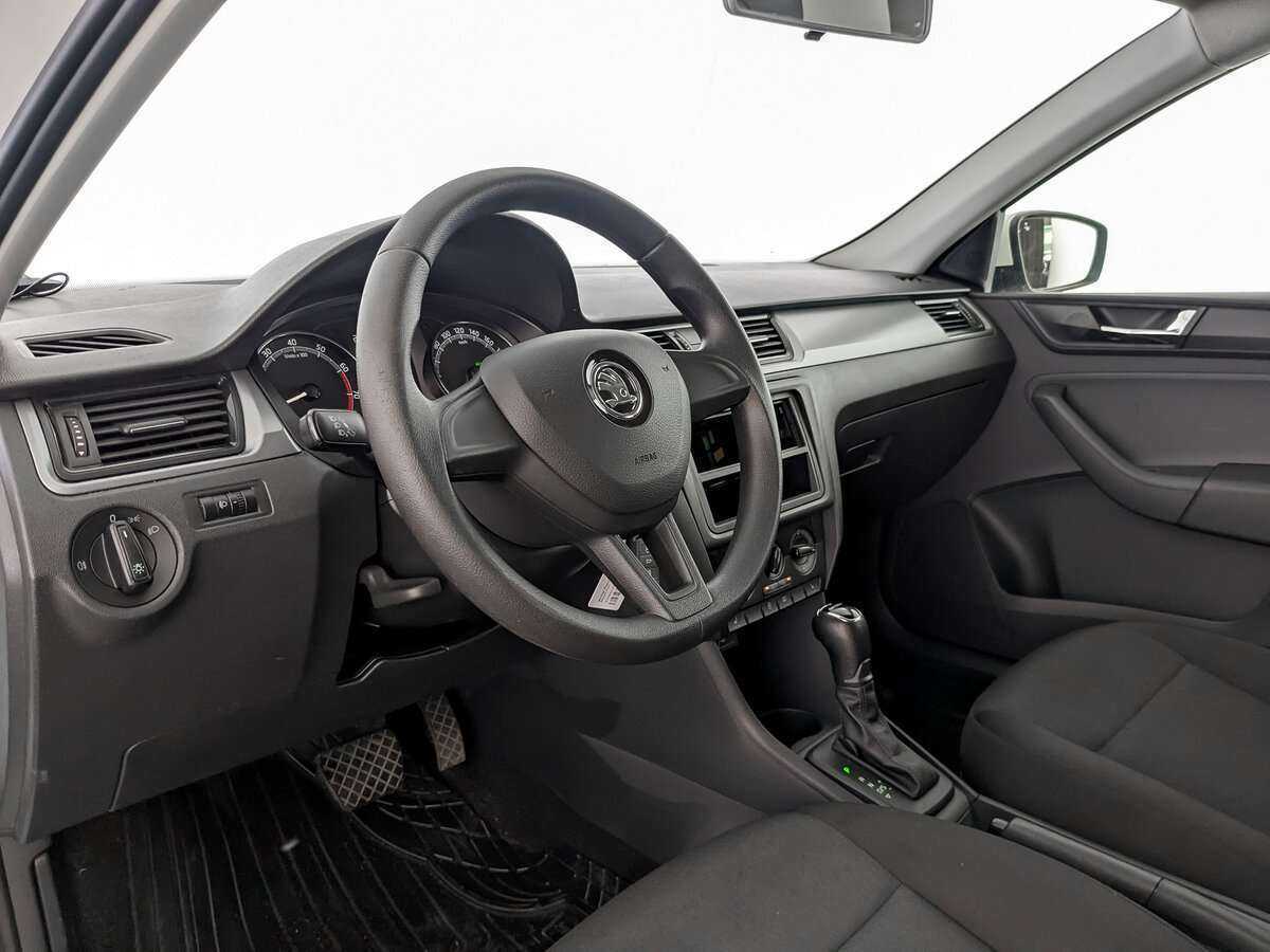 Skoda Rapid с пробегом — 2019 год. Фото: #13