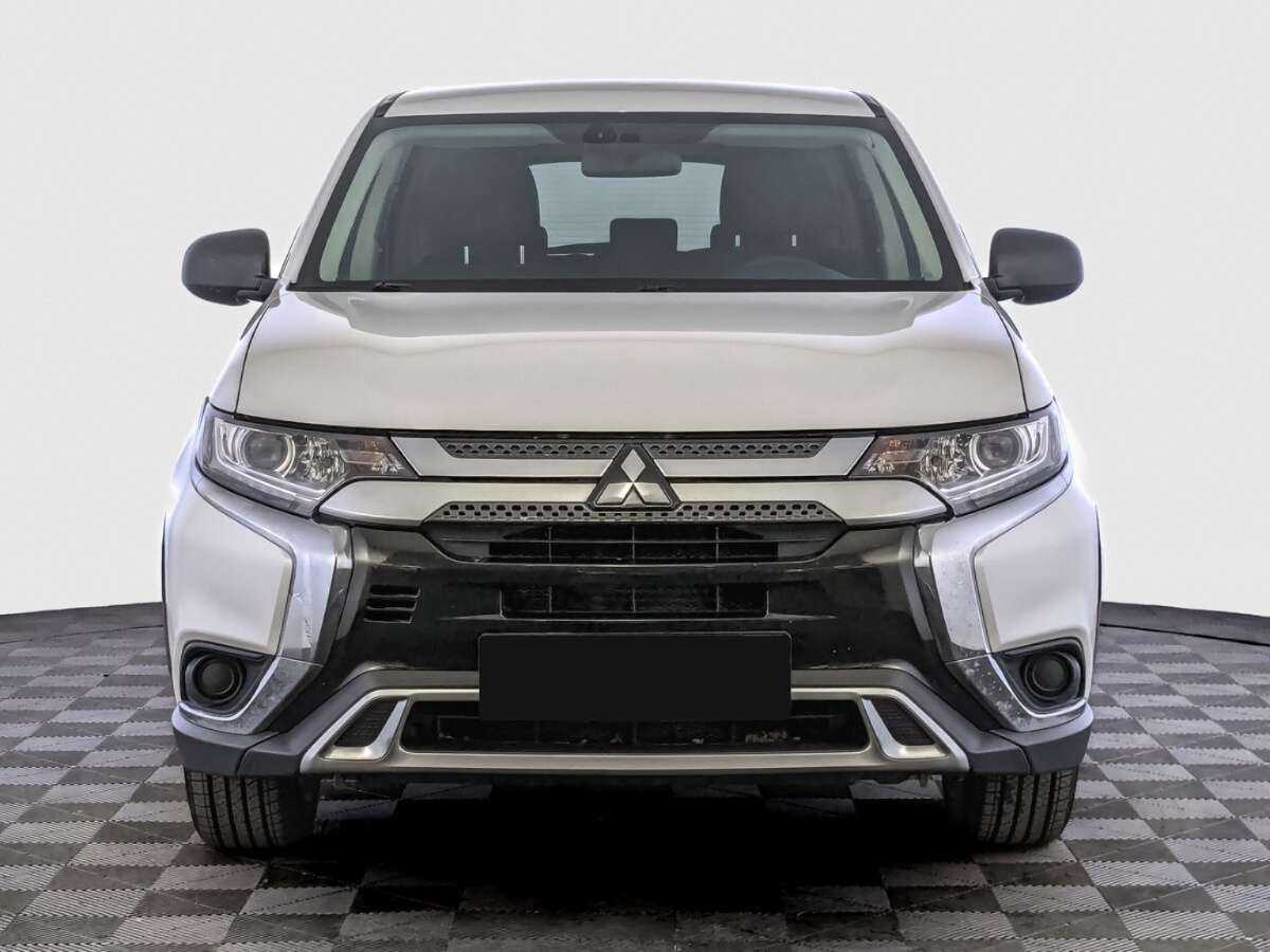 Mitsubishi Outlander с пробегом — 2019 год. Фото: #1