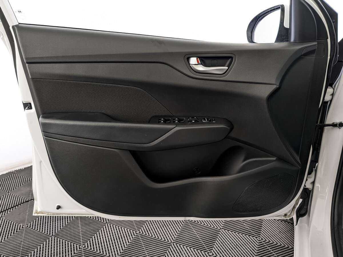 Hyundai Solaris с пробегом — 2022 год. Фото: #14