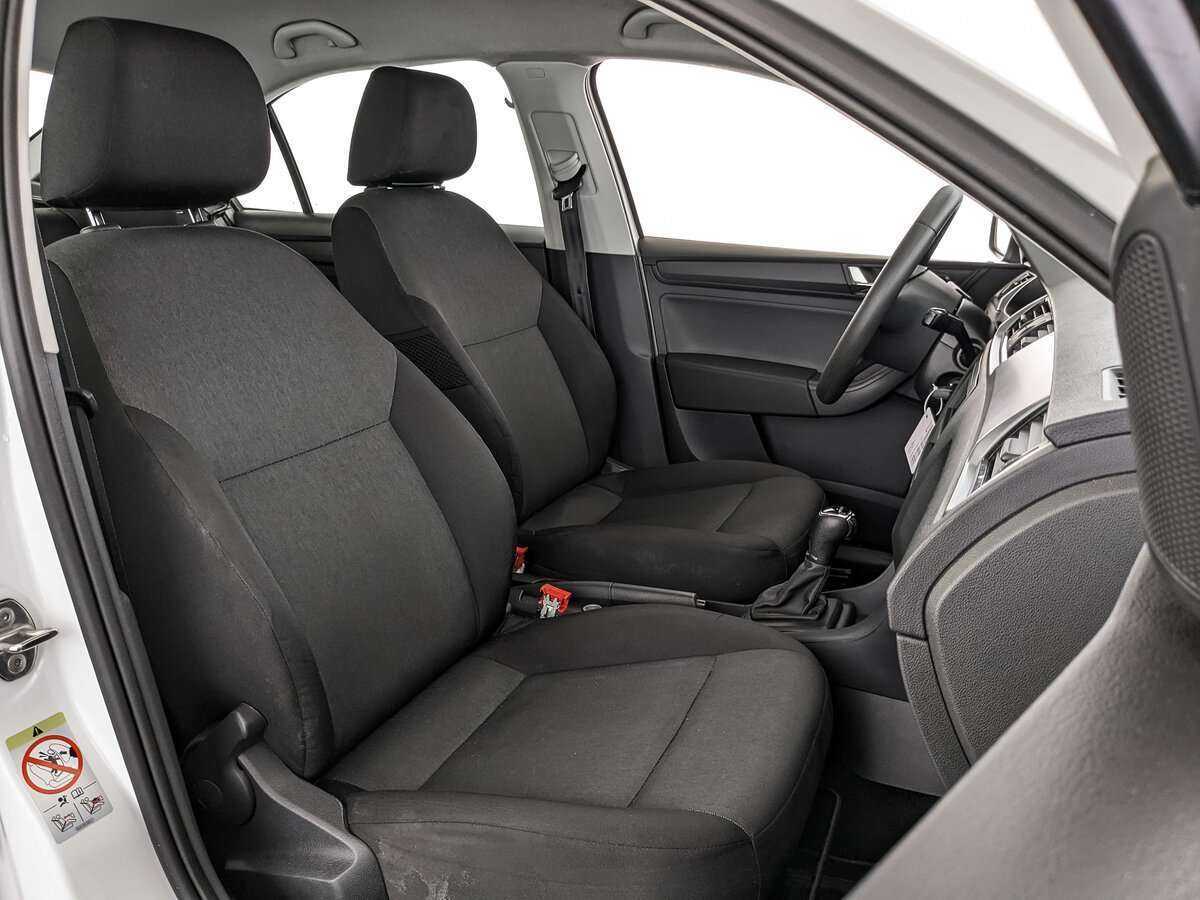 Skoda Rapid с пробегом — 2018 год. Фото: #19