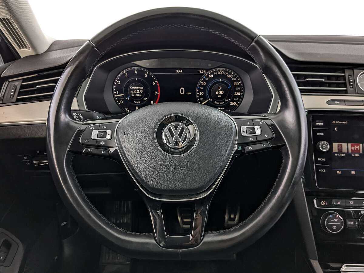 Volkswagen Passat с пробегом — 2019 год. Фото: #17