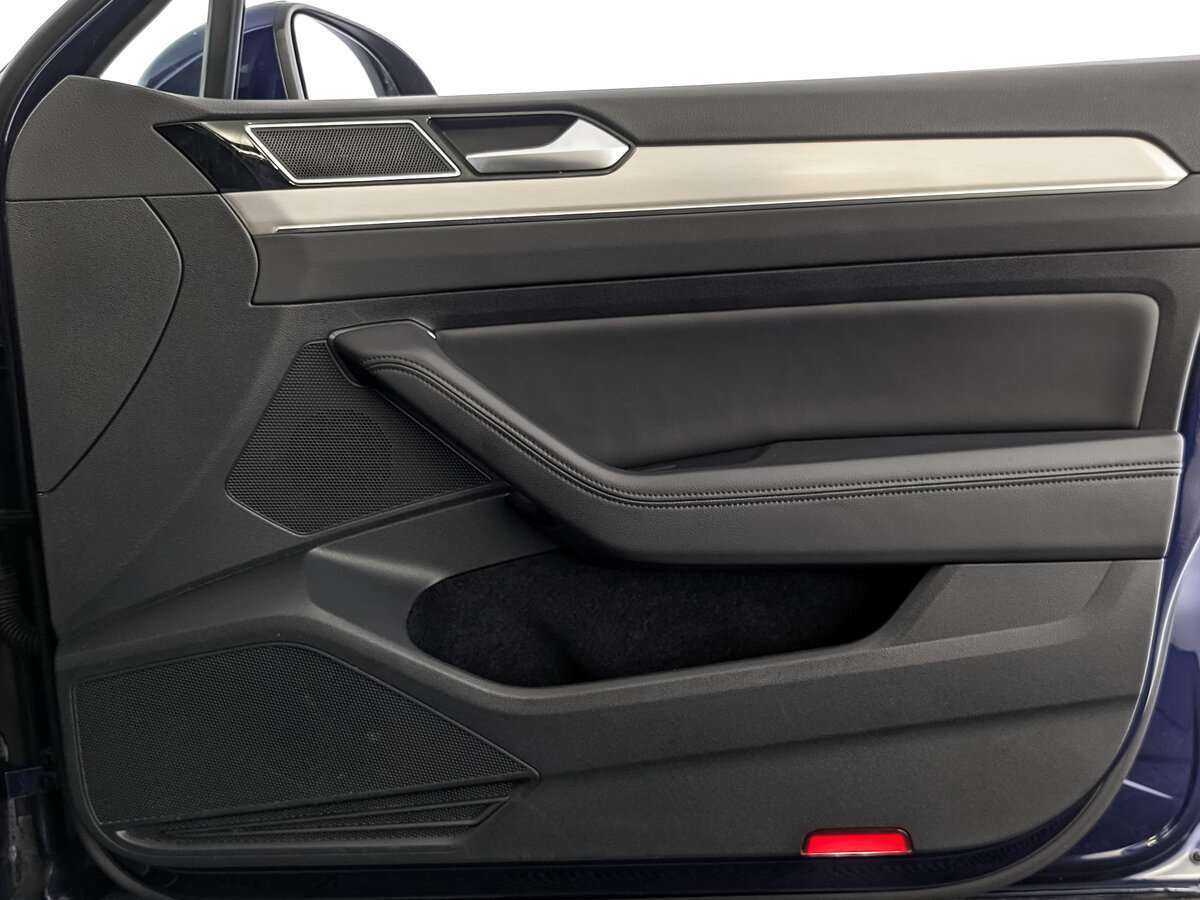 Volkswagen Passat с пробегом — 2019 год. Фото: #20