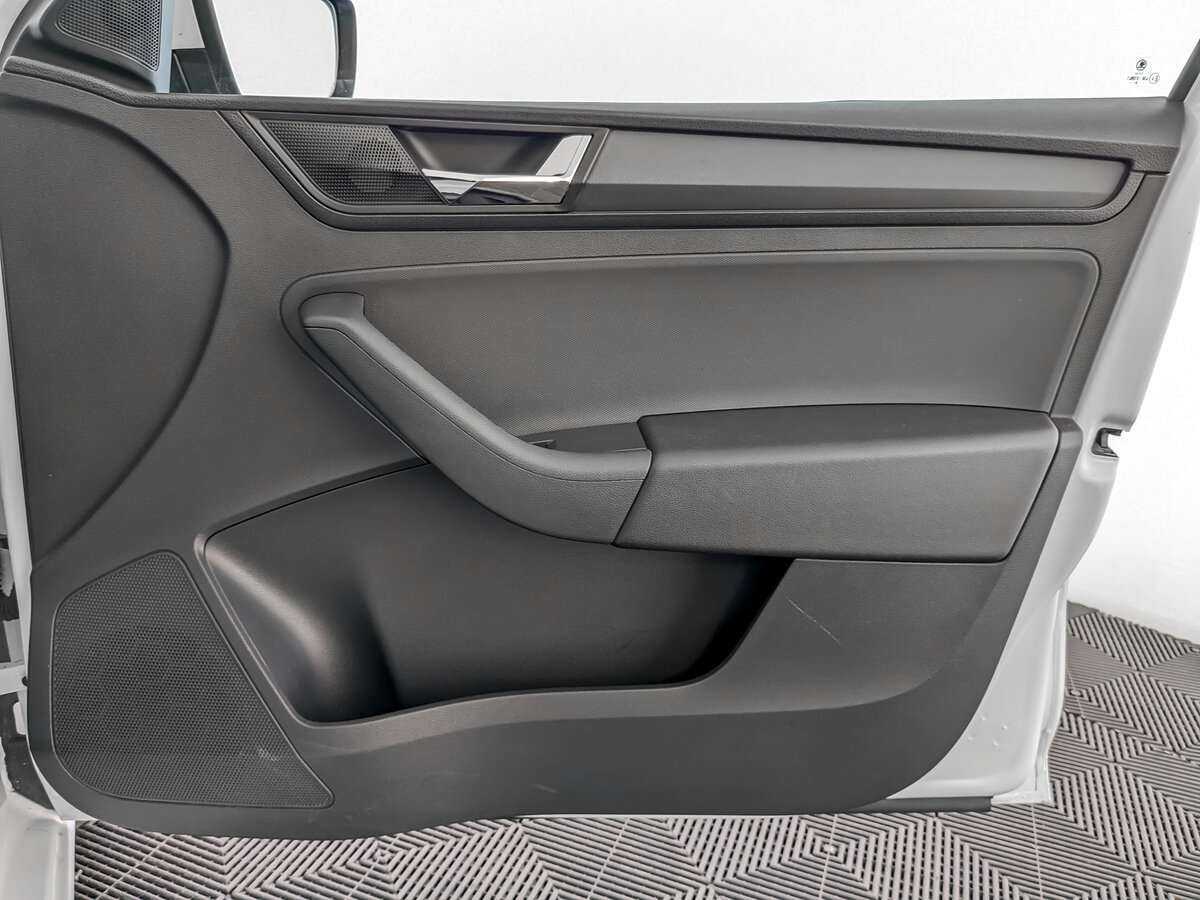 Skoda Rapid с пробегом — 2018 год. Фото: #19