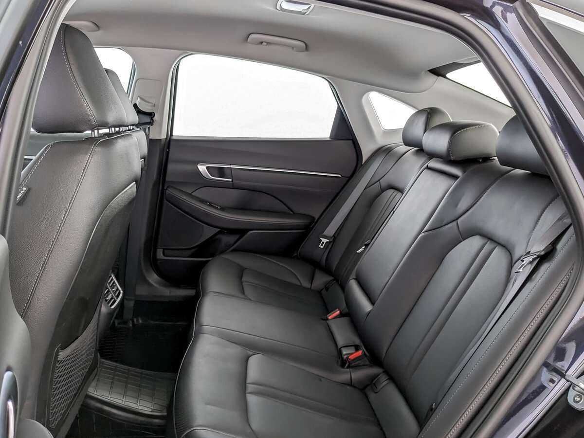 Hyundai Sonata с пробегом — 2021 год. Фото: #9