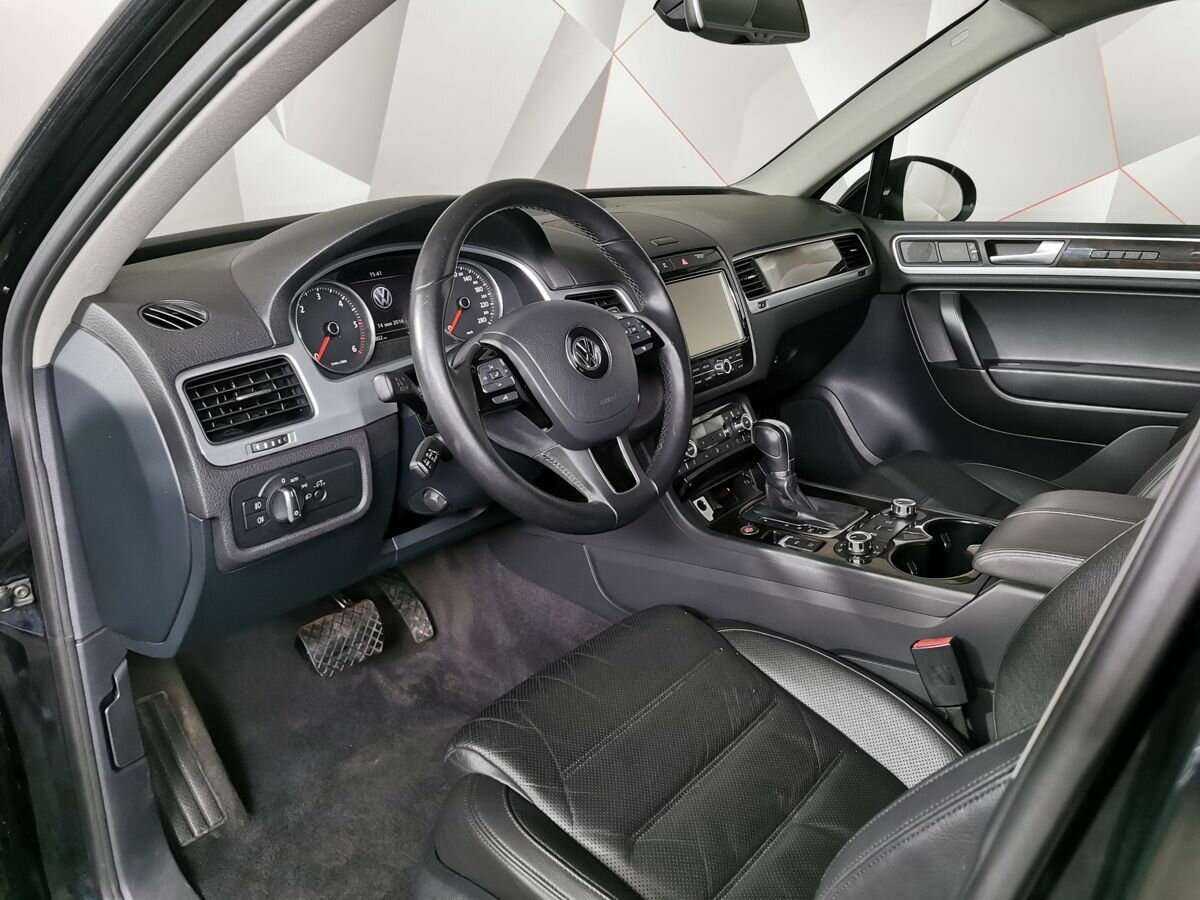 Volkswagen Touareg с пробегом — 2012 год. Фото: #13