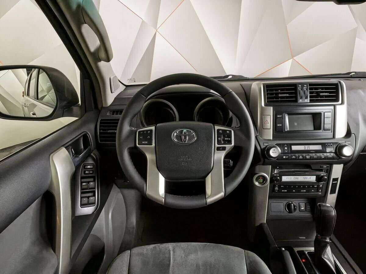 Toyota Land Cruiser Prado с пробегом — 2012 год. Фото: #14