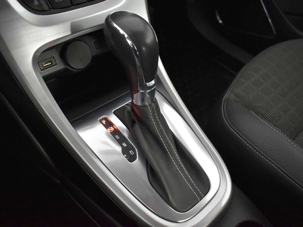 Opel Astra с пробегом — 2013 год. Фото: #12