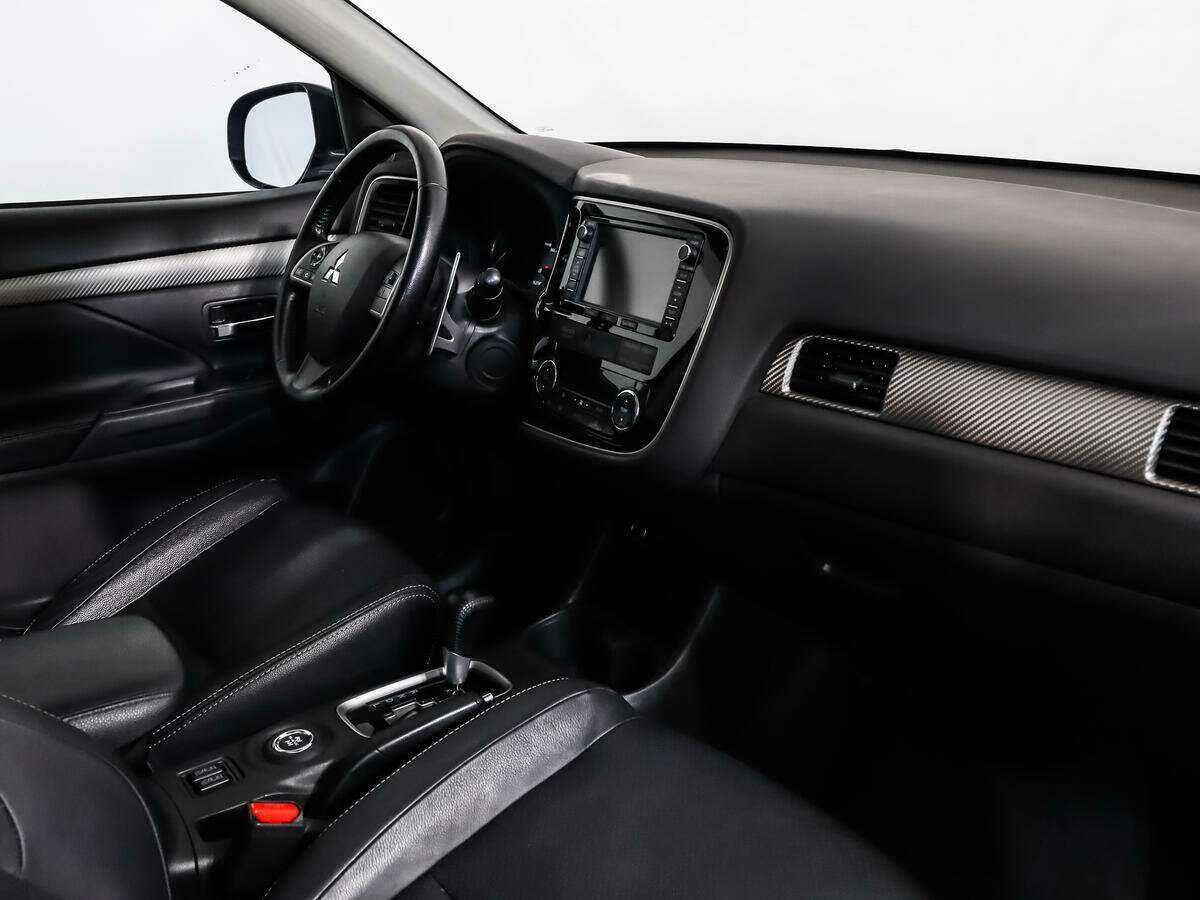 Mitsubishi Outlander с пробегом — 2014 год. Фото: #8