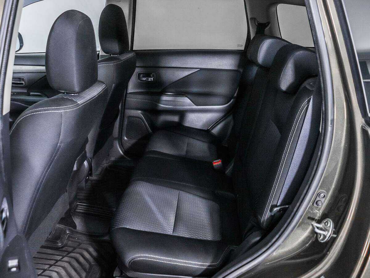 Mitsubishi Outlander с пробегом — 2018 год. Фото: #8