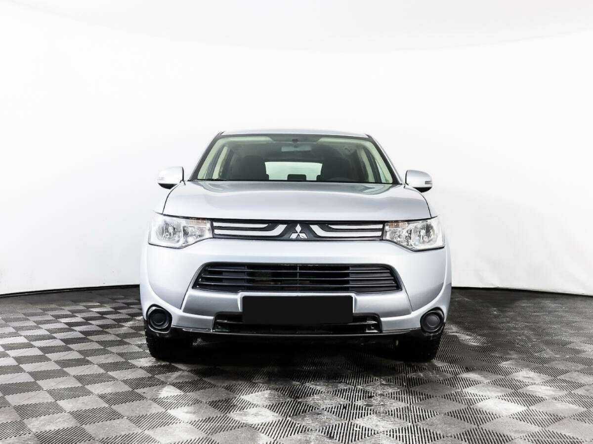 Mitsubishi Outlander с пробегом — 2012 год. Фото: #1