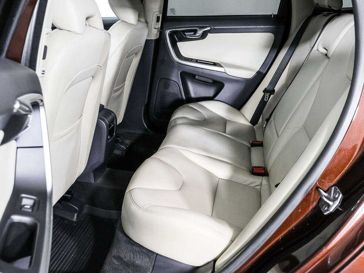 Volvo XC60 с пробегом — 2014 год. Фото: #11
