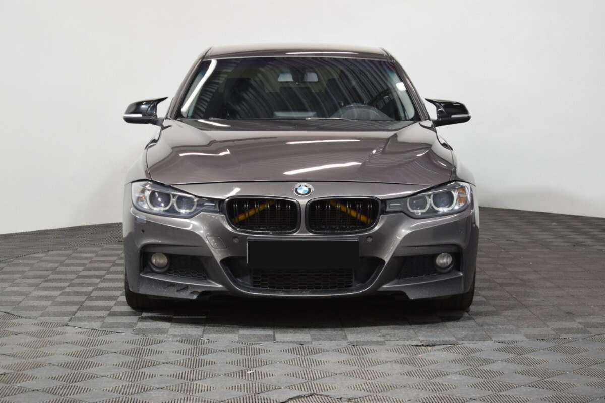 BMW 3 серии с пробегом — 2012 год. Фото: #1