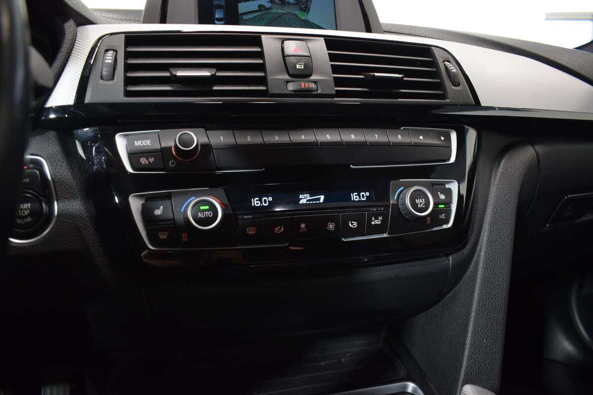 BMW 3 серии с пробегом — 2018 год. Фото: #17