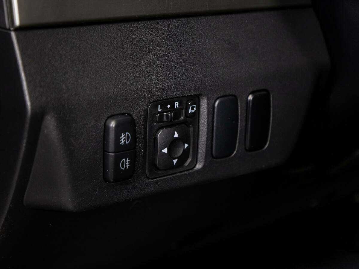 Mitsubishi Pajero с пробегом — 2015 год. Фото: #17