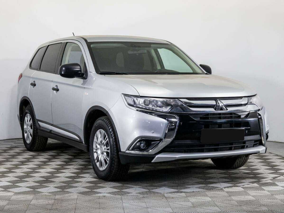 Mitsubishi Outlander с пробегом — 2015 год. Фото: #2
