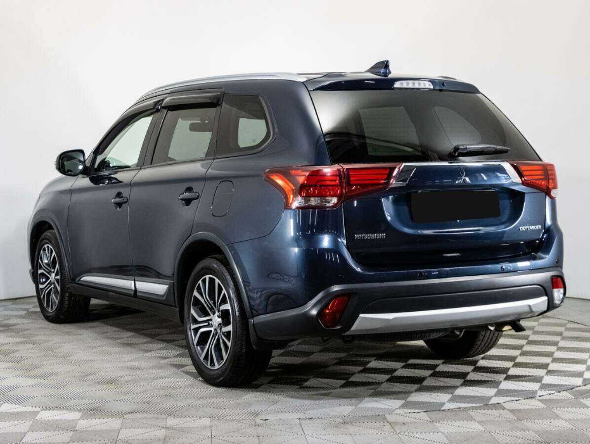 Mitsubishi Outlander с пробегом — 2017 год. Фото: #6