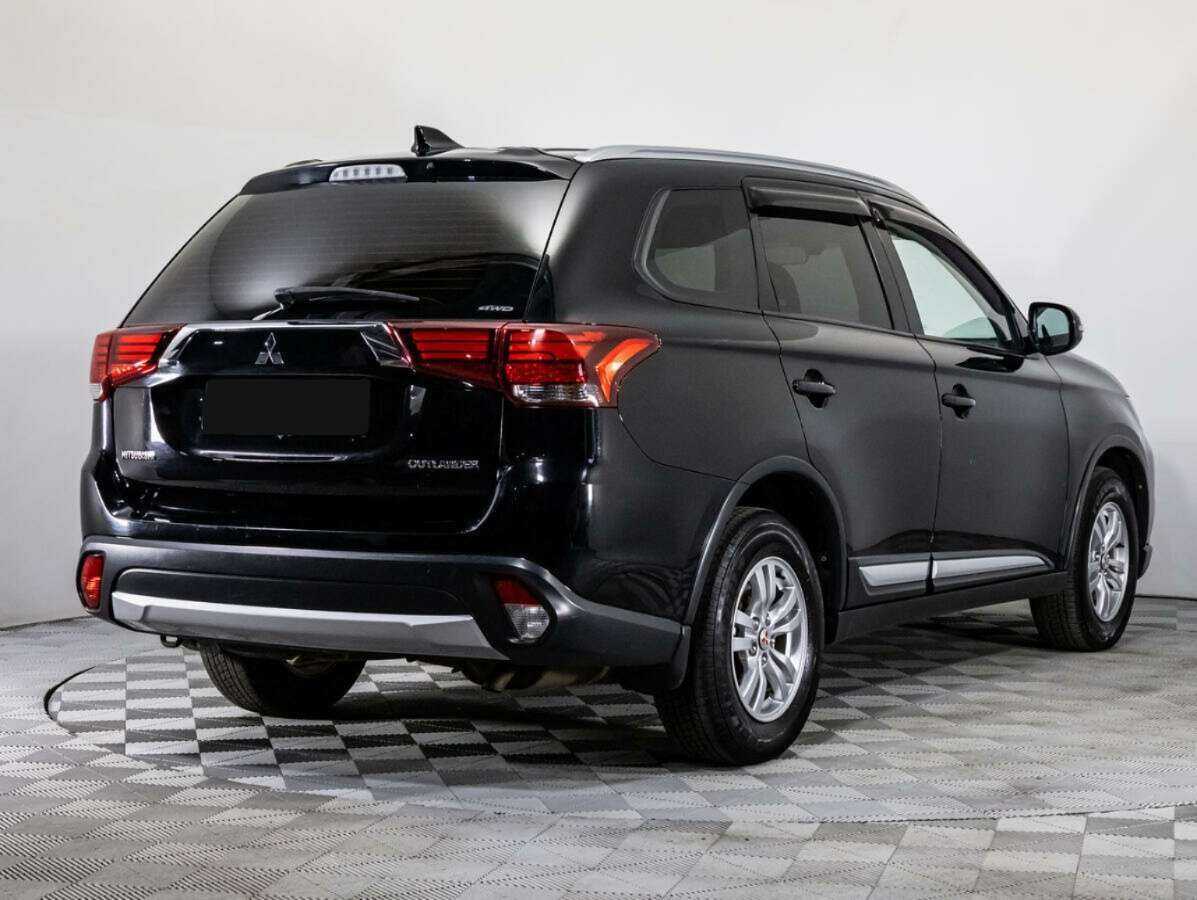 Mitsubishi Outlander с пробегом — 2017 год. Фото: #3