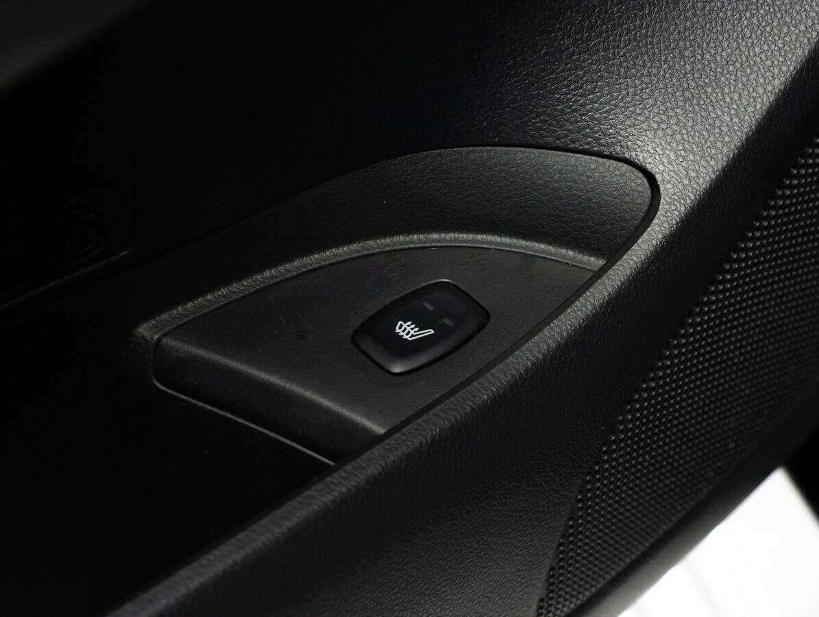 Mitsubishi Pajero Sport с пробегом — 2017 год. Фото: #17