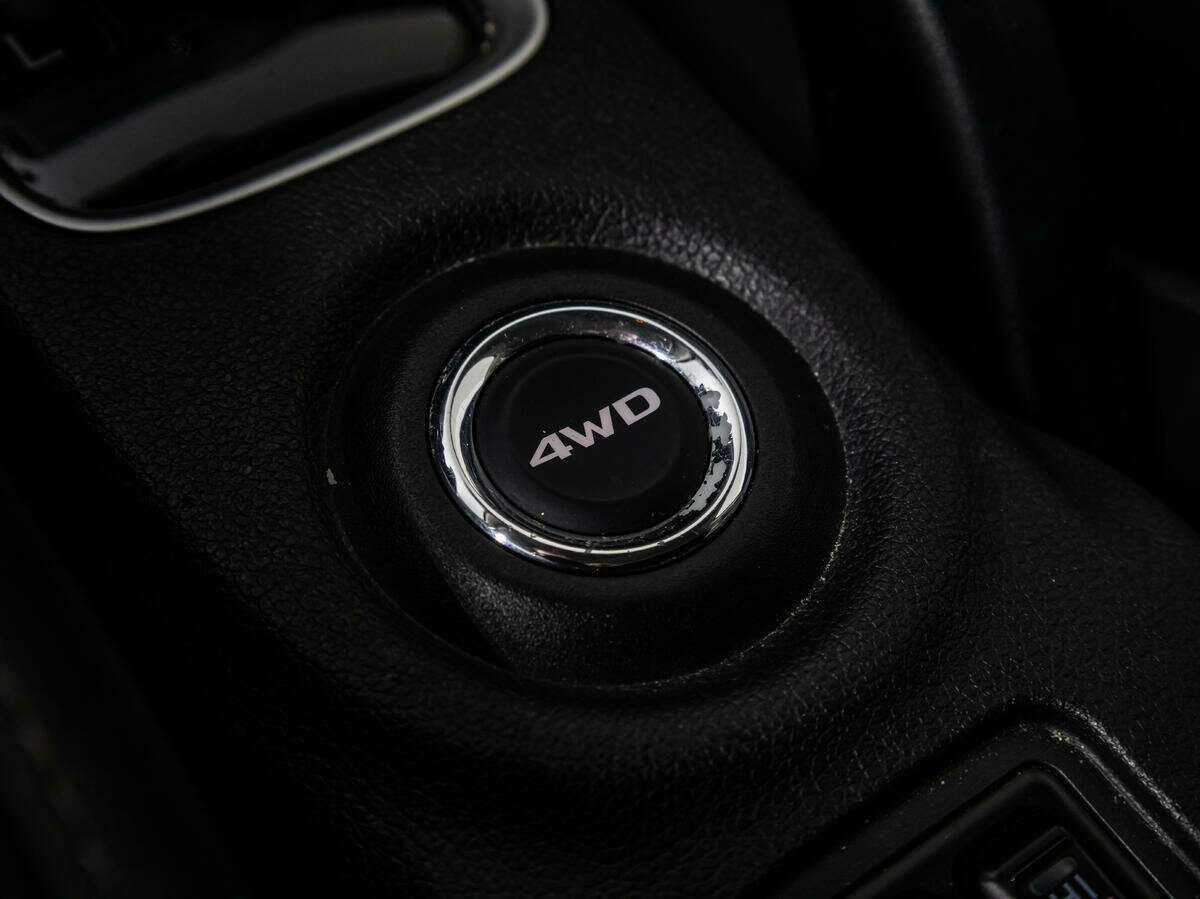 Mitsubishi Outlander с пробегом — 2016 год. Фото: #16