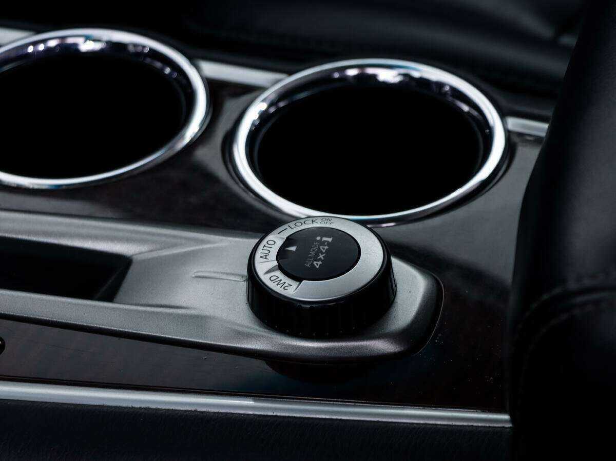 Nissan Pathfinder с пробегом — 2015 год. Фото: #14