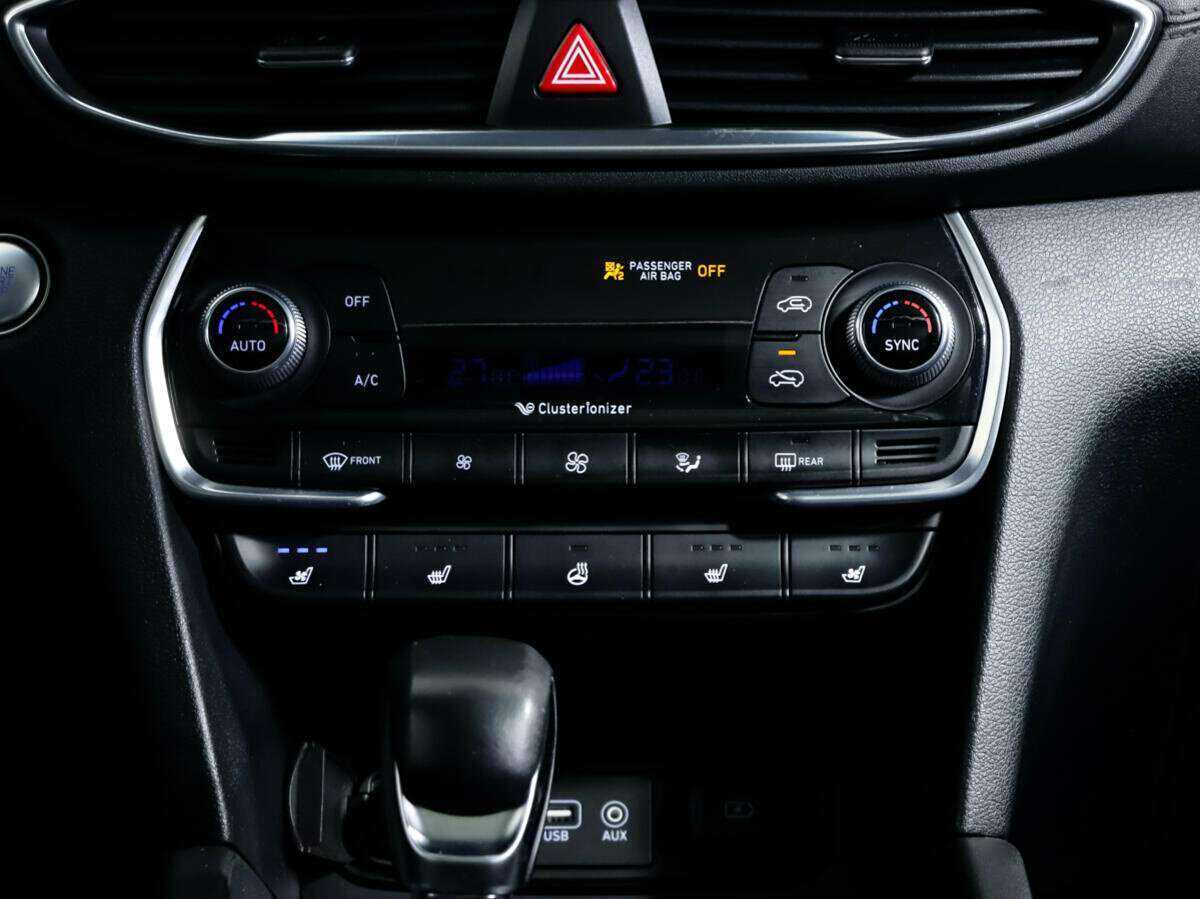 Hyundai Santa Fe с пробегом — 2018 год. Фото: #11