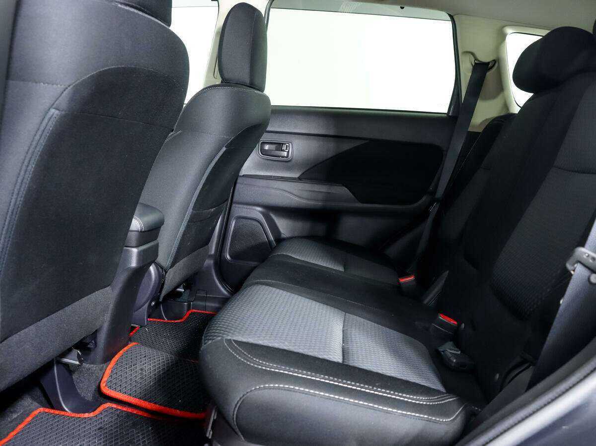 Mitsubishi Outlander с пробегом — 2019 год. Фото: #10