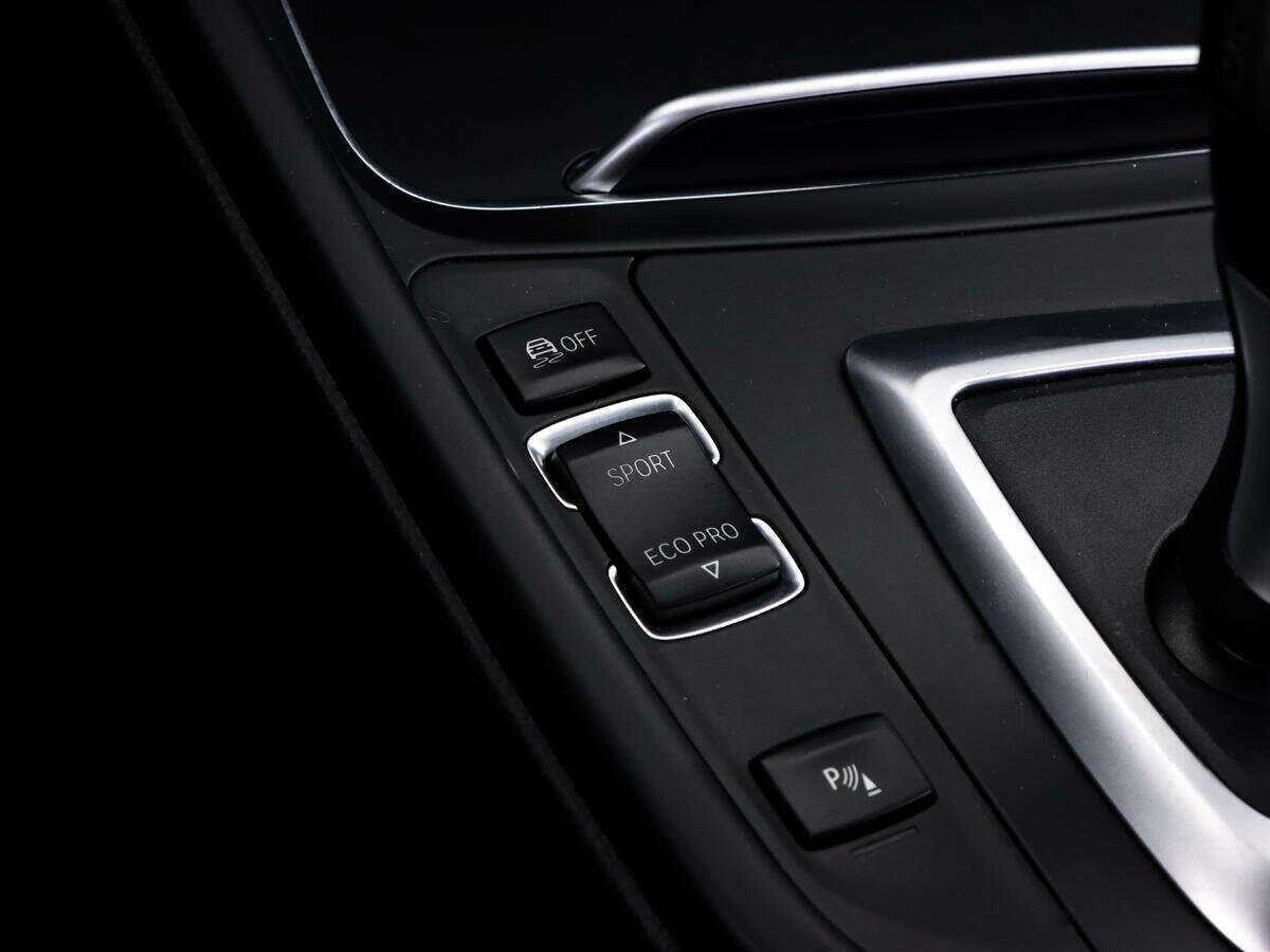 BMW 3 серии с пробегом — 2015 год. Фото: #18