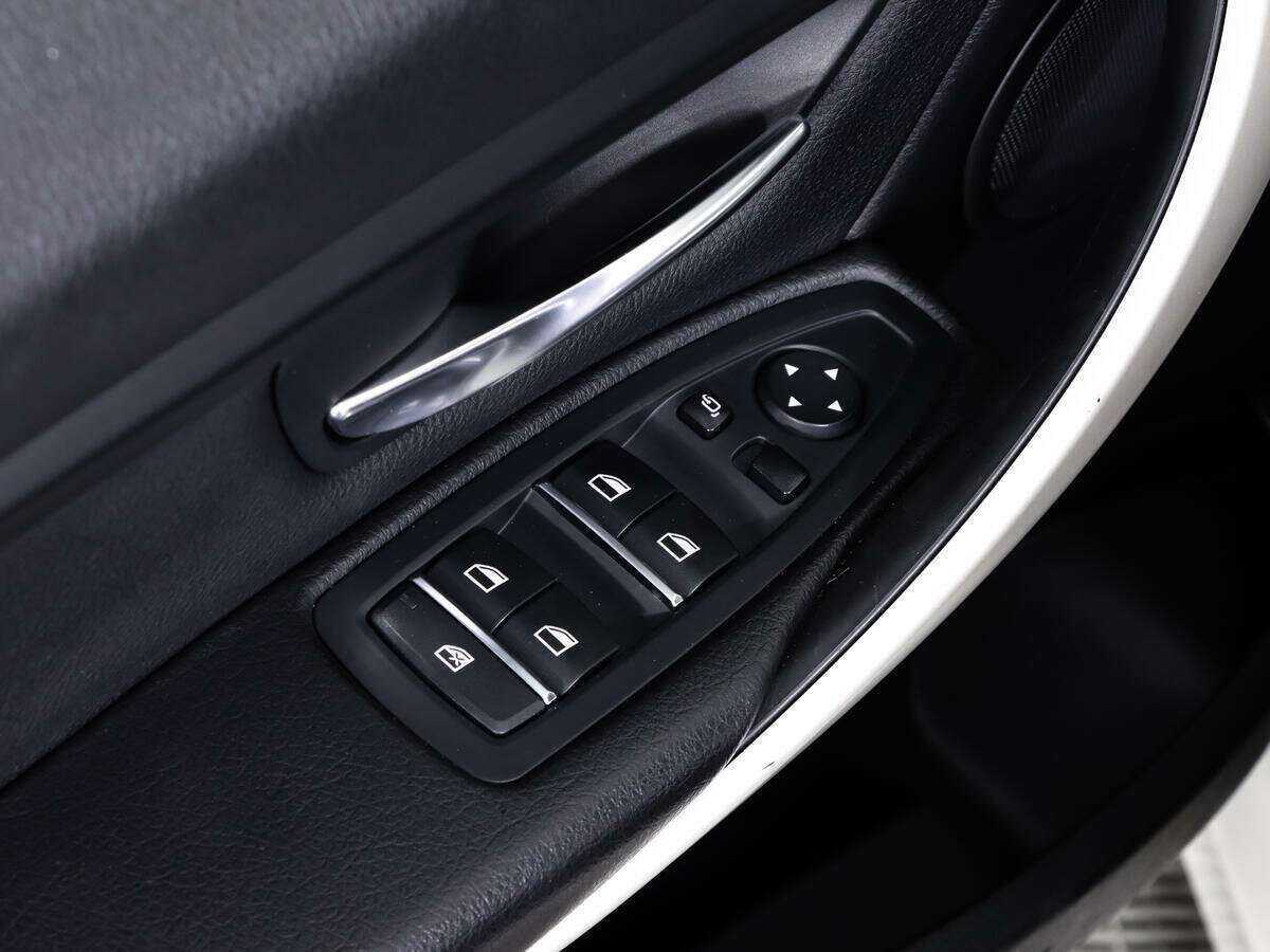 BMW 3 серии с пробегом — 2015 год. Фото: #19