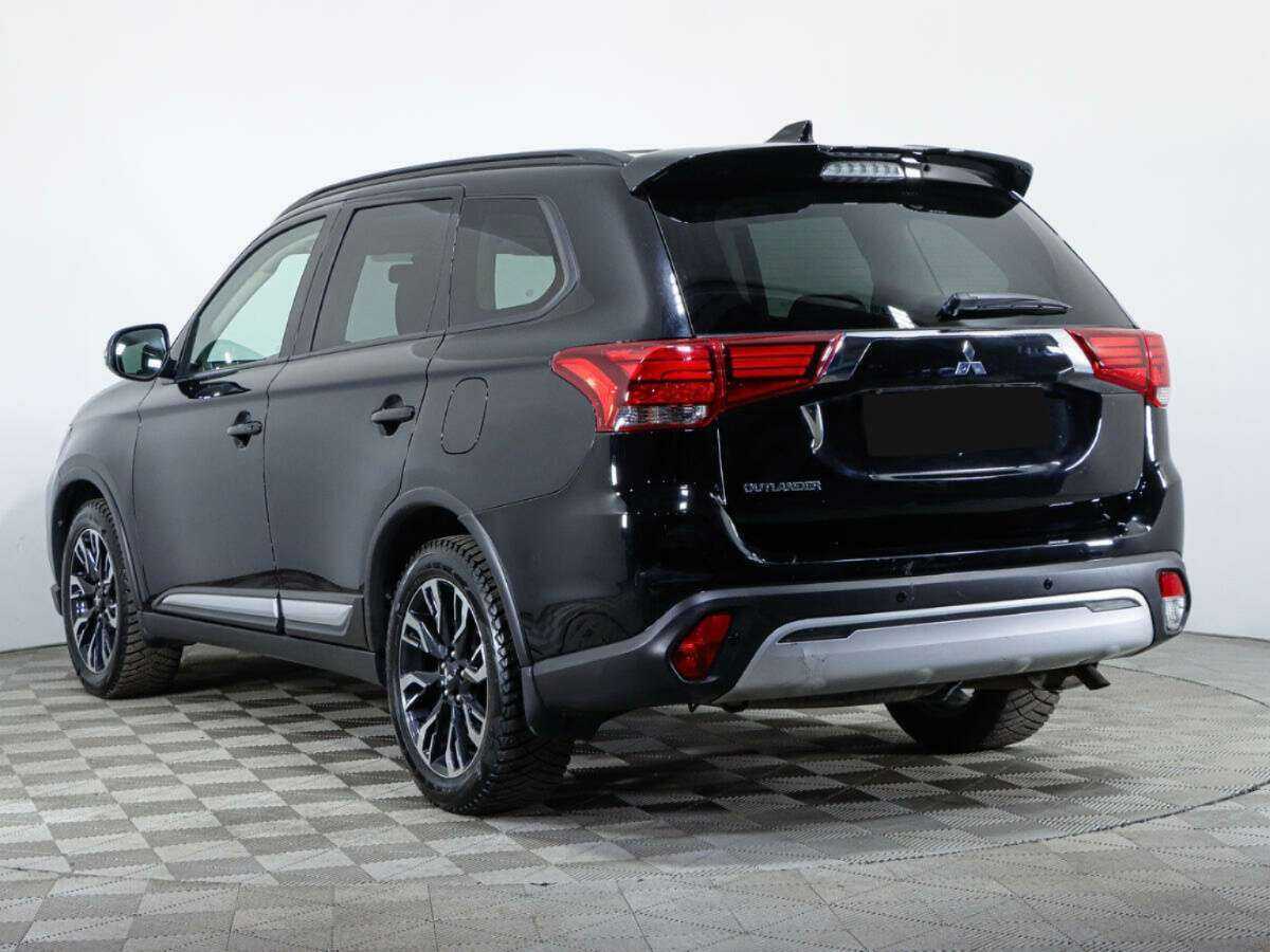 Mitsubishi Outlander с пробегом — 2021 год. Фото: #6