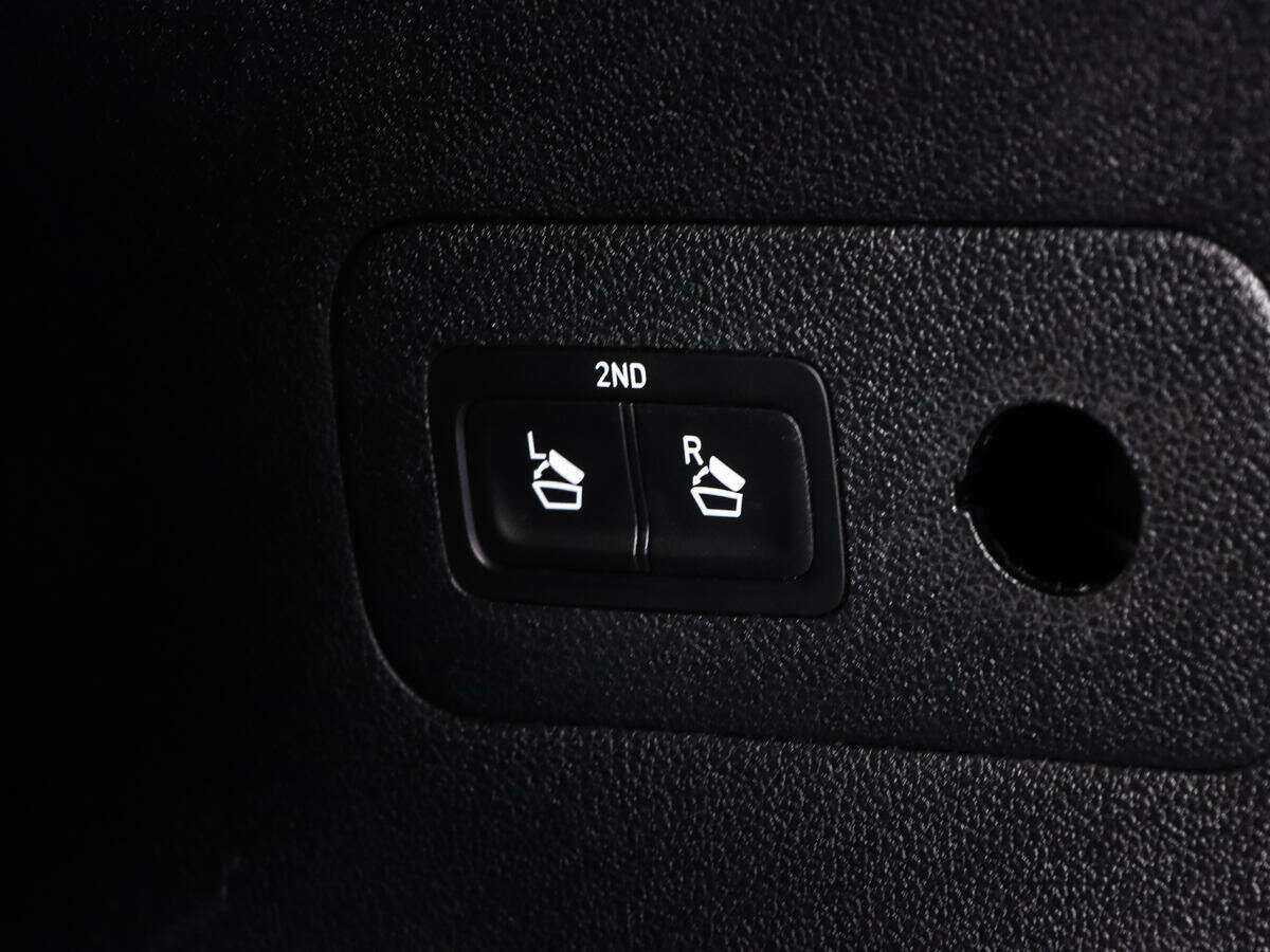 Hyundai Santa Fe с пробегом — 2018 год. Фото: #17