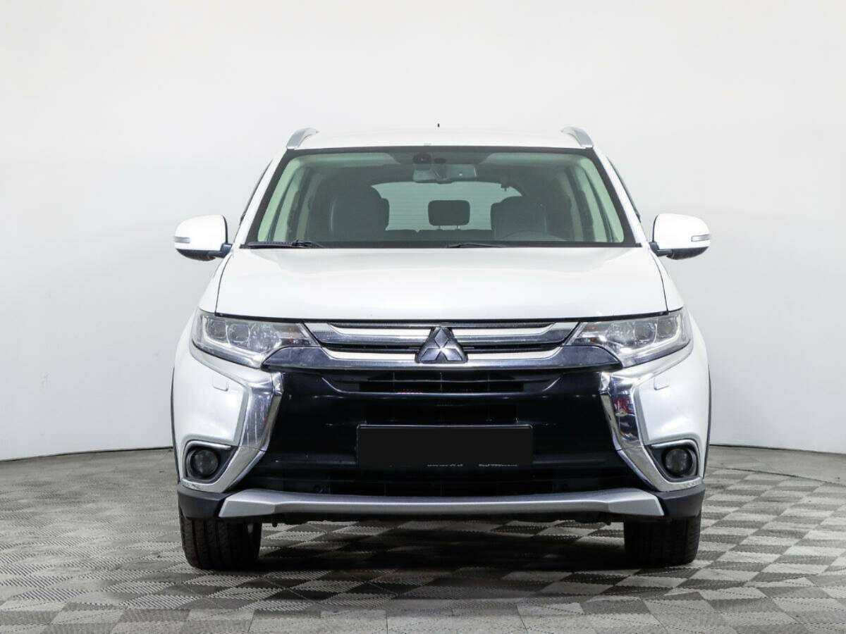 Mitsubishi Outlander с пробегом — 2016 год. Фото: #1
