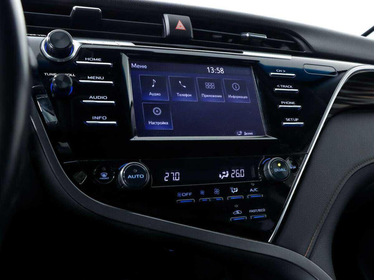 Toyota Camry с пробегом — 2018 год. Фото: #13