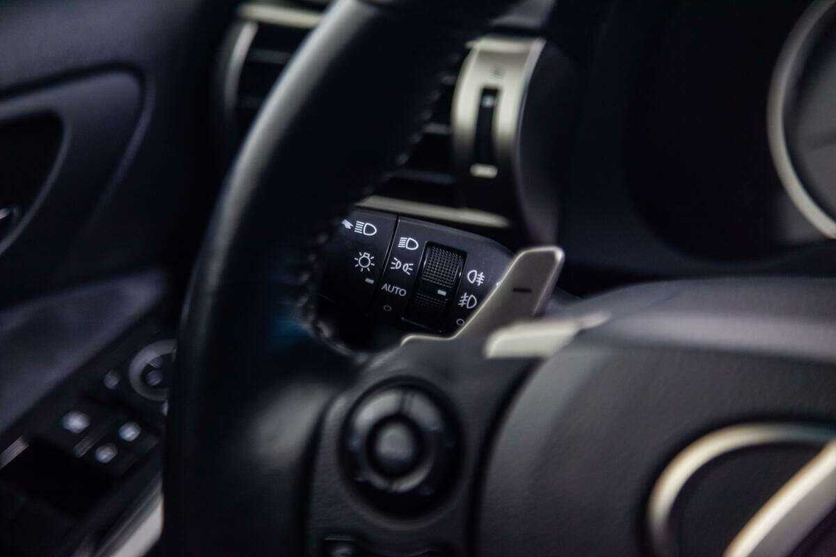 Lexus IS с пробегом — 2014 год. Фото: #19