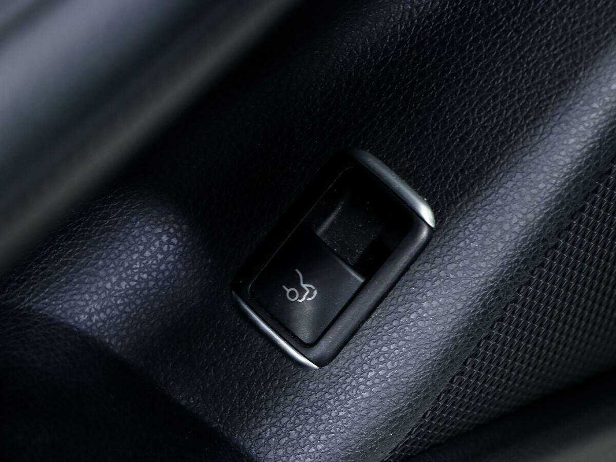 Mercedes-Benz CLA с пробегом — 2015 год. Фото: #14